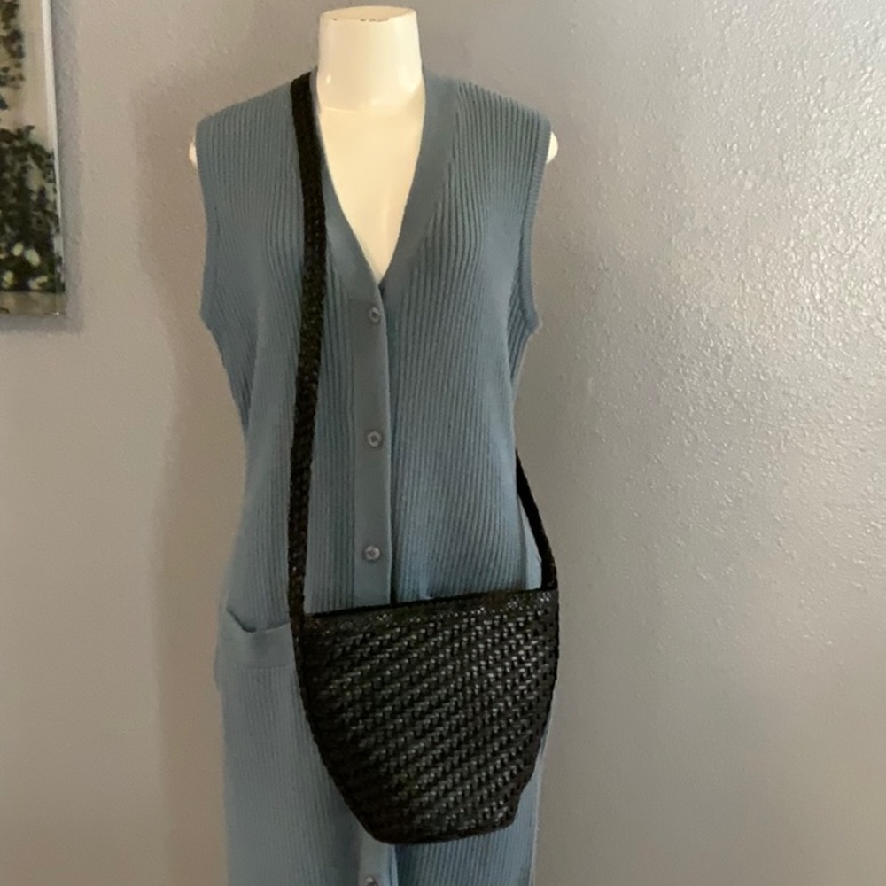 LJS COLLECTION- Vintage Elegant Black Woven Leather Tote Bag